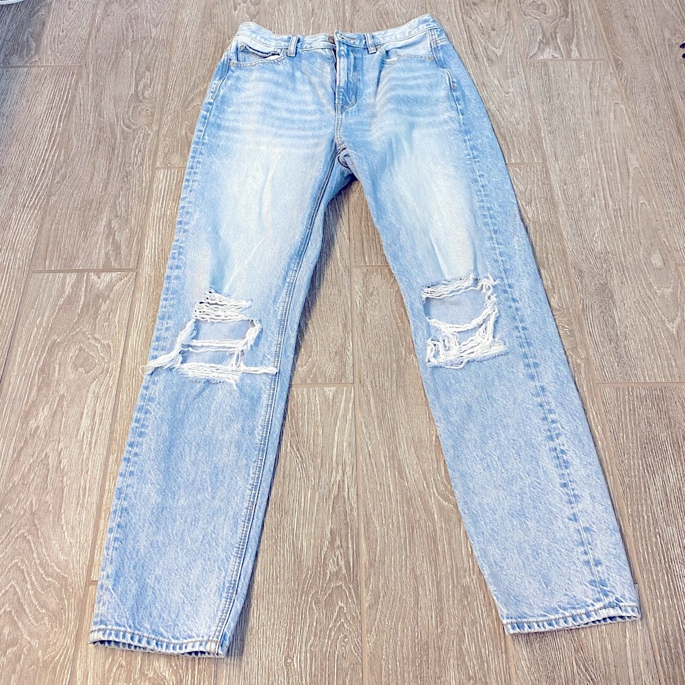 American Eagle high rise mom jean